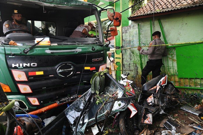 Masalah Sepele yang Dilakukan Sopir Truk-Bus tapi Berujung Kecelakaan Maut